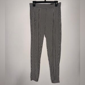 NWT Express black and white checkered grid style gingham pull-on pants size S—G